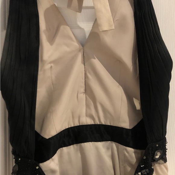 Stunning silk dress by BCBG - Picture 5 of 8